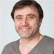 professeur donne cours maths et physique-chimie